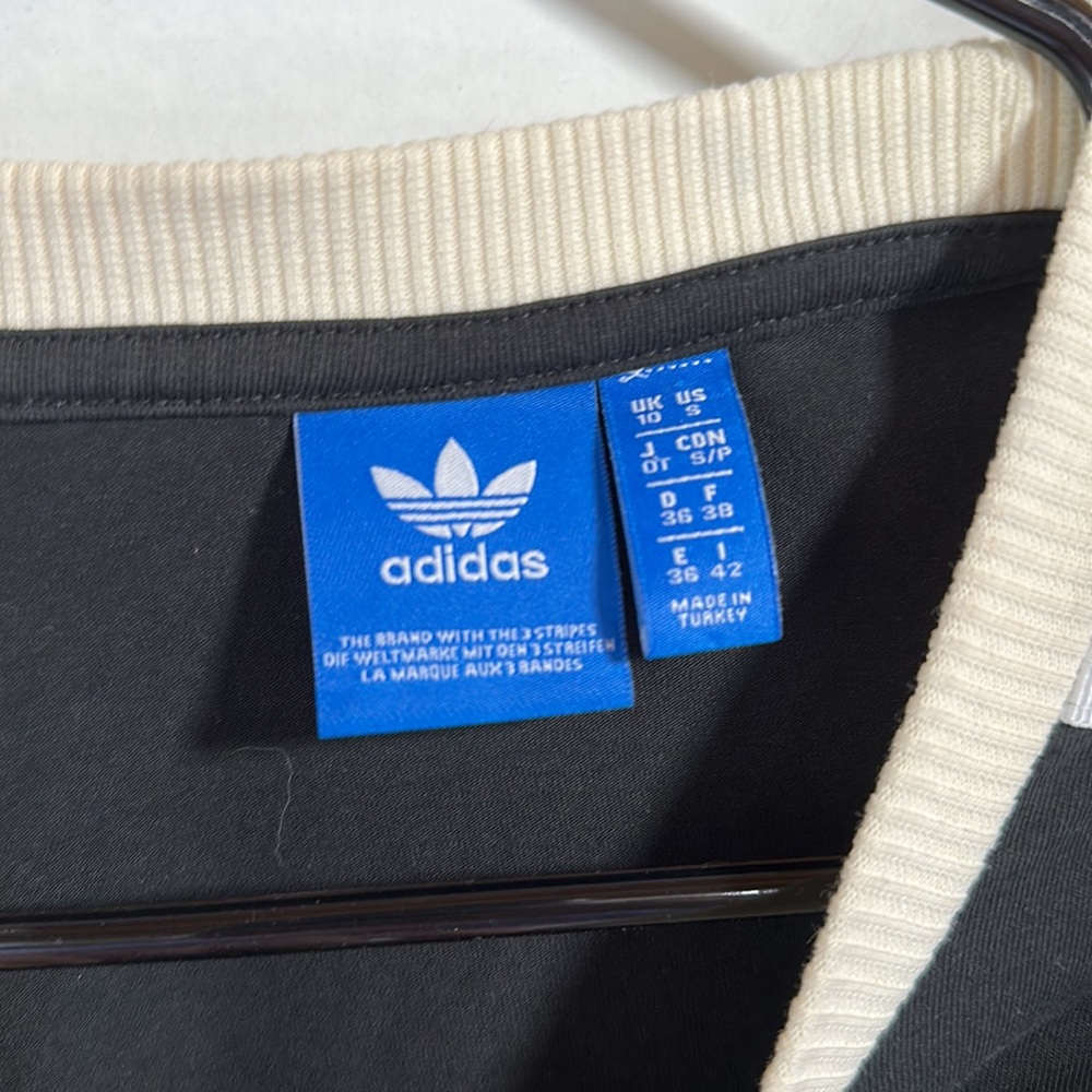 Adidas black and white cropped long sleeve top size small lounge - Picture 3 of 5
